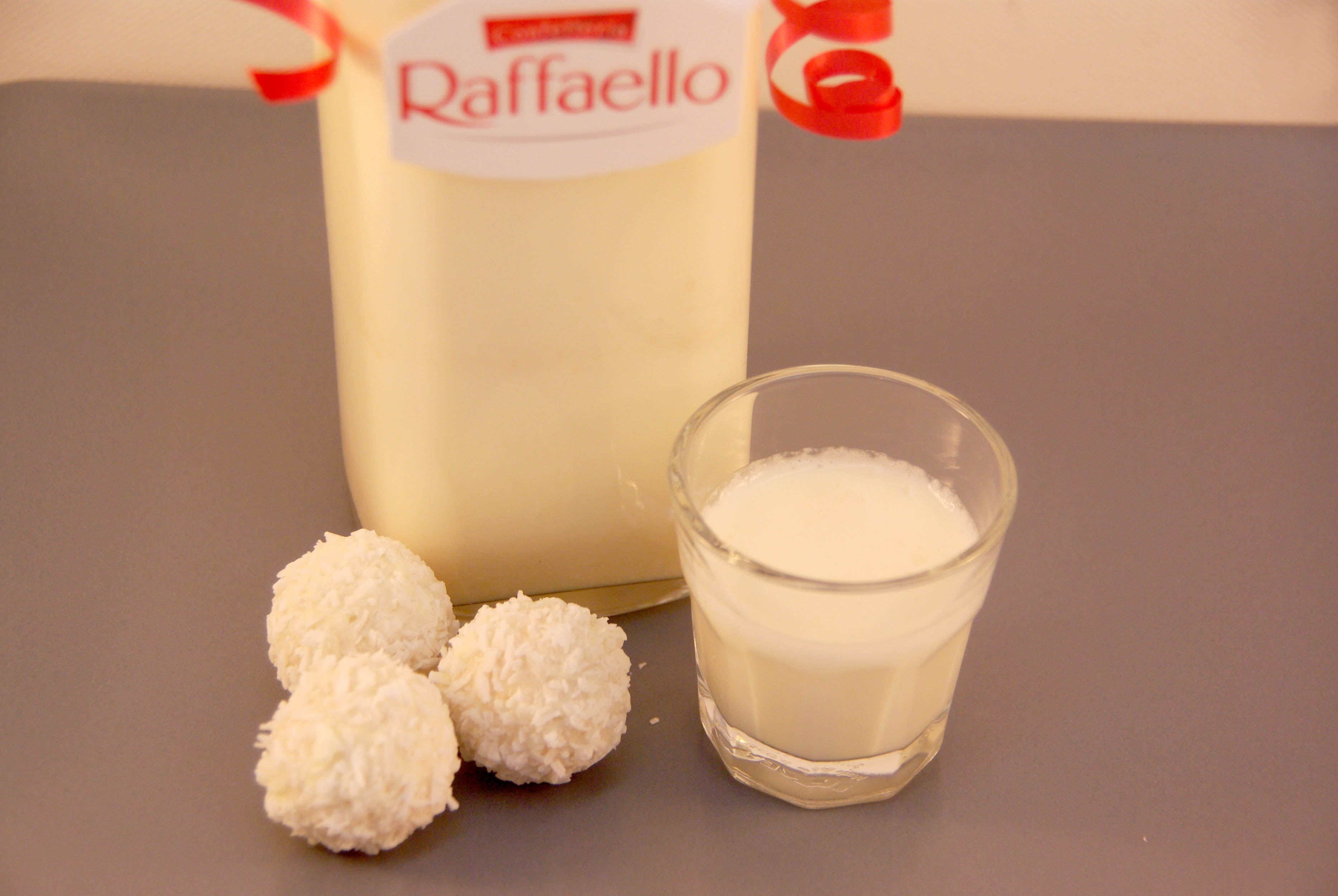 Cremiger Raffaelo Likor Mit Suchtgefahr Eine Portion Gluck